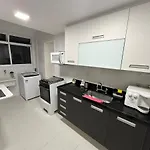 Apartamento Aconchegante E Bem Localizado!